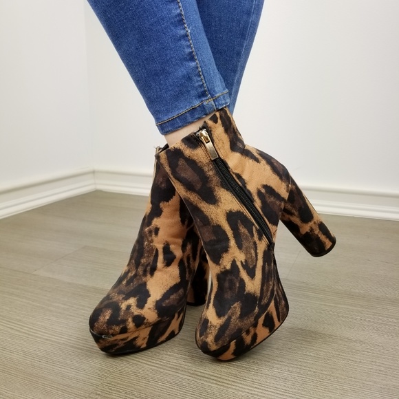 Leopard animal print platform ankle booties - Picture 5 of 8